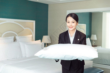 酒店服务贴身管家枕头服务高清图片