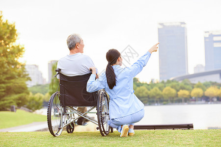 轮椅背影护工照顾老人背影背景
