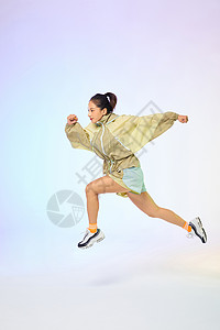 活力运动女生奔跑图片