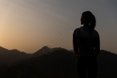 登山剪影登山女性剪影背景