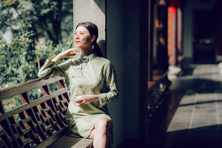 古风素衣美女背景图片