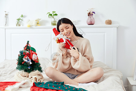 居家圣诞美女背景图片