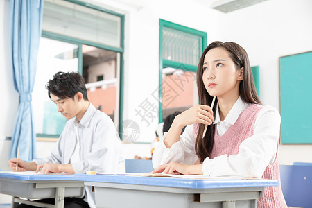 青年女性考研考试图片