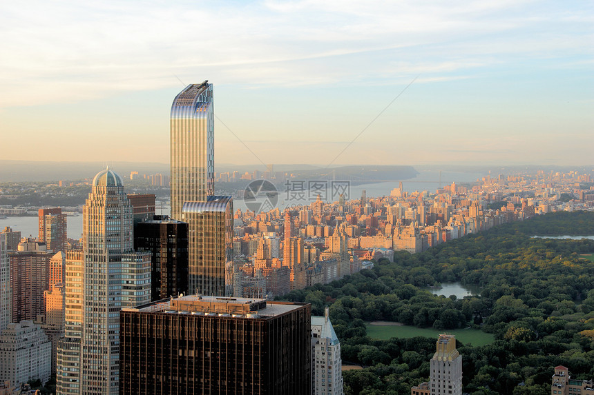美国纽约曼哈顿天际线和中央公园景观图片