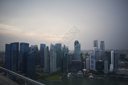 新加坡黎明时分的城市景观和摩天大楼图片