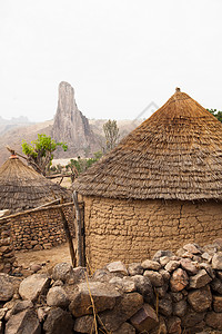 喀麦隆北部Rhumsiki峰下的村子图片