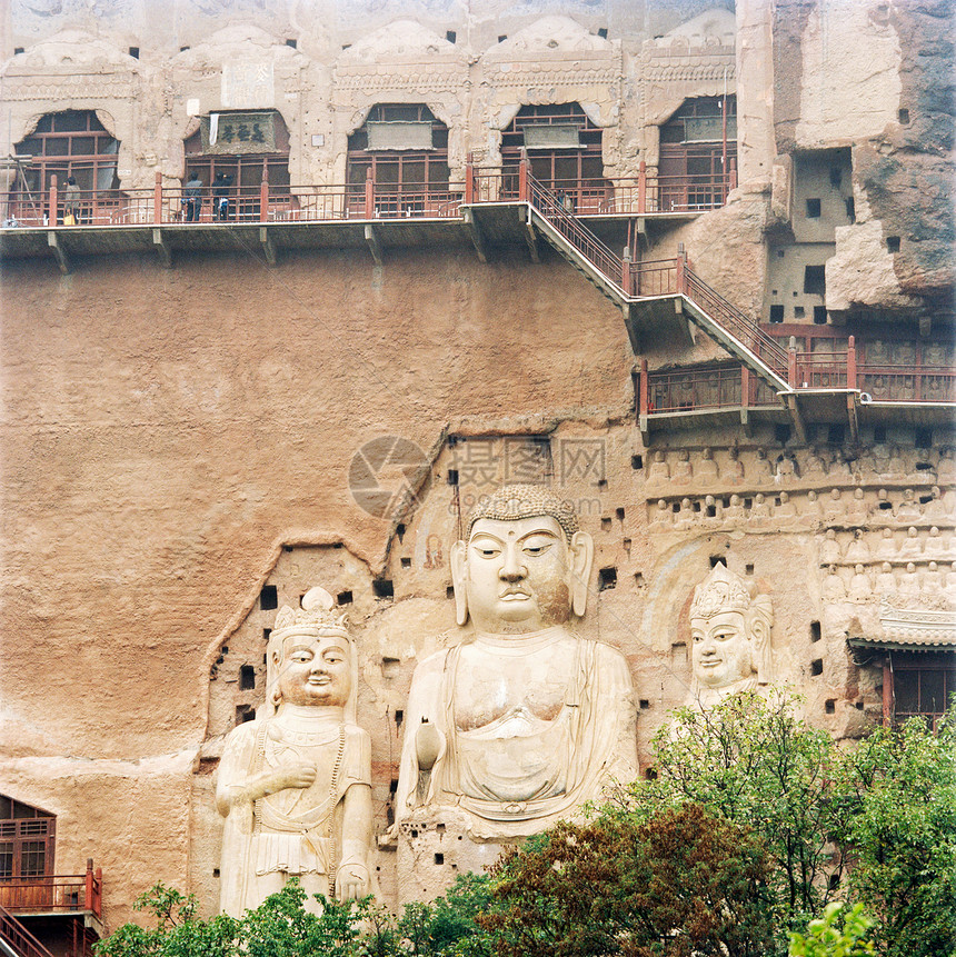麦积山石窟，是天水194个石窟系列中国甘肃天水丝绸之路图片