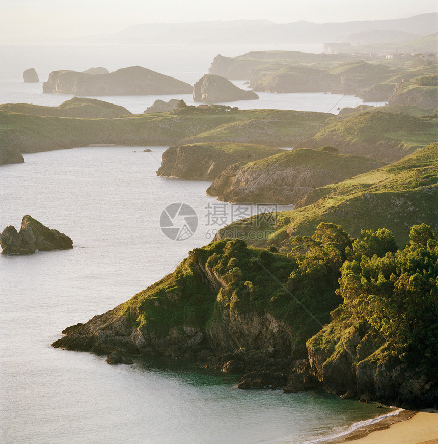 西班牙阿斯图里亚斯的悬崖和海岸线图片