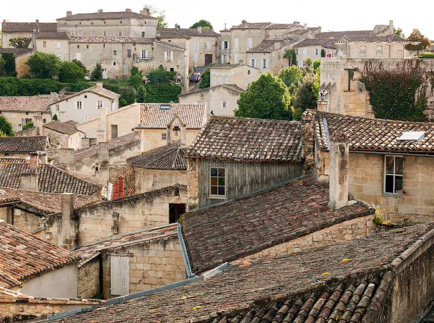 法国圣埃米利昂历史名城的屋顶图片