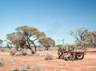 澳大利亚南澳大利亚州国家公园的废弃货车图片