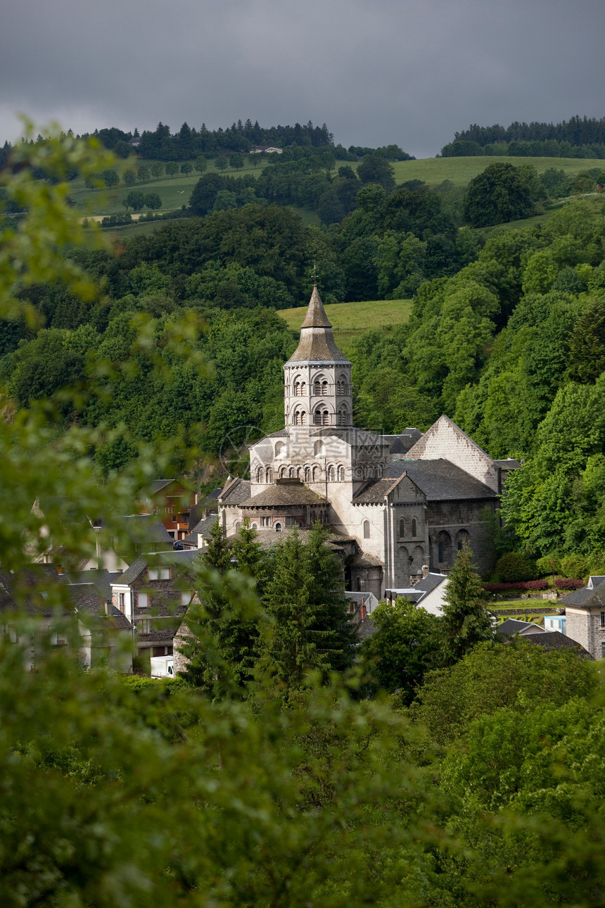 法国奥弗涅穹顶部奥西瓦尔大教堂圣母院图片