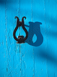突尼斯蓝色大门门环装饰图片