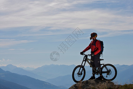 山地自行车手背景图片
