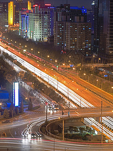 城市夜间交通的延时视图图片