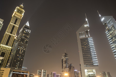 阿联酋迪拜，夜晚的现代建筑图片