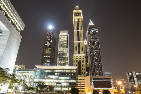 阿联酋迪拜，夜晚的现代建筑图片