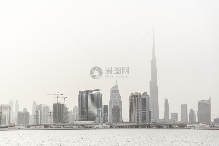 迪拜天际线与Burj Khalifa迪拜阿联酋图片