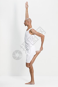 瑜伽姿势的男人图片