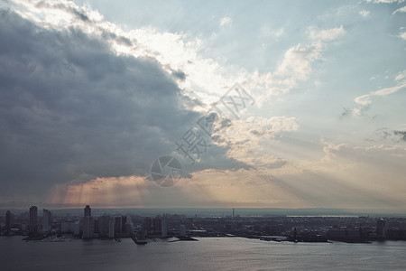 日出时分的哈德逊河和纽约景色图片