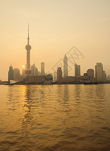 中国上海浦东和长江日落时分图片