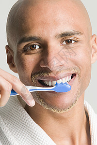 刷牙的人背景图片
