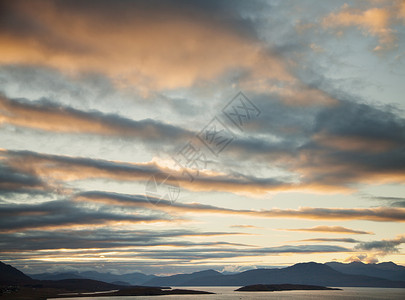 英国苏格兰西北高地阿森特日落时的湖景图片