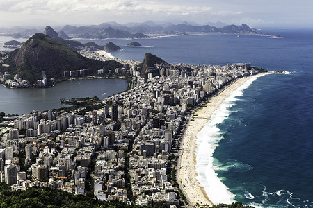 巴西城市从巴西里约热内卢Pedra dois irmaos看Ipanema和Leblon背景