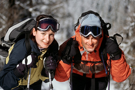 双人滑雪图片