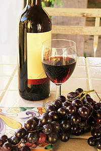 里奥哈葡萄酒和葡萄图片