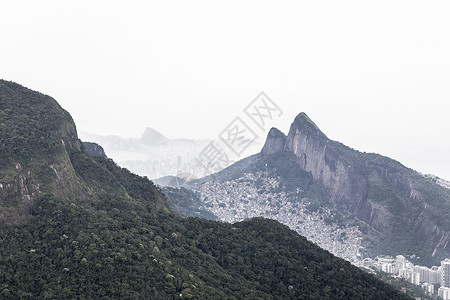 巴西里约热内卢Lagoa Rodrigo de Freitas和Ipanema的远视图背景图片