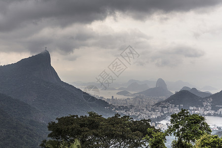 巴西里约热内卢Corcorvado和Sugarloaf山脉的远视图背景图片