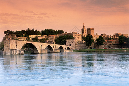 阿维尼翁圣桥和教皇宫殿背景图片