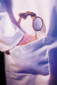 医生口袋里的听诊器图片