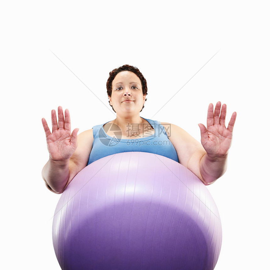 女人用健身球健身图片