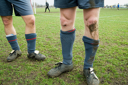 足球运动员的腿图片