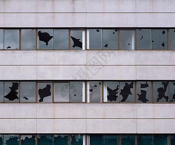 破窗建筑图片