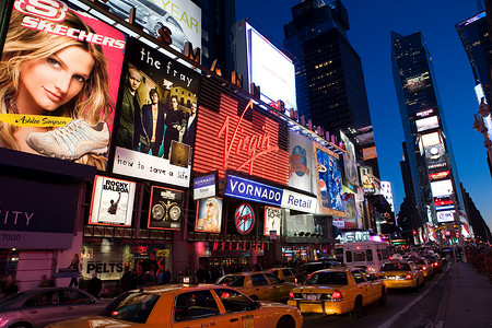 城市出租车纽约百老汇和时代广场背景