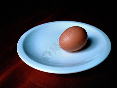 餐盘上的鸡蛋图片