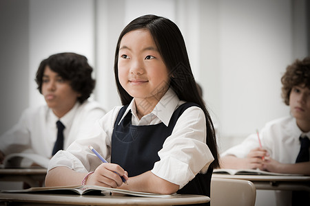 课堂上的学生女孩高清图片素材