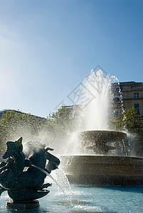 特拉法加广场喷泉图片