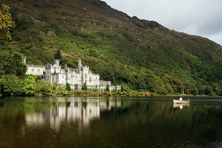 爱尔兰共和国凯勒莫尔修道院康纳马拉背景