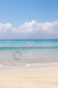 宁静的海滩景色高清图片