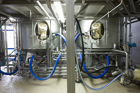 酿酒厂的机器图片
