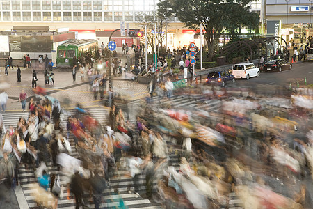 日本人城市的东京人行道上的人背景