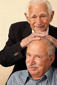 两位老人的快乐画像背景图片
