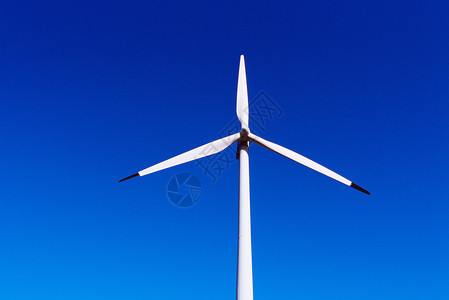 风力涡轮机蓝色风电高清图片