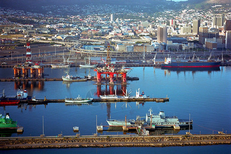 城市的港口背景图片