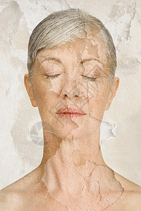 皮肤开裂的女人图片