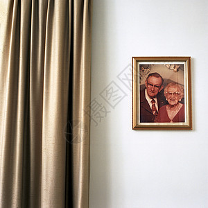 老年夫妇肖像照高清图片