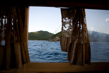 透过船窗观看圣约翰美属维尔京群岛图片